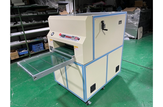 標(biāo)準(zhǔn)吸塑托盤除塵機(jī)